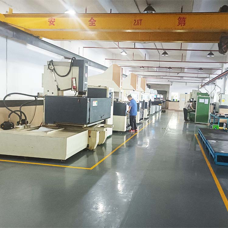 模具加工設(shè)備，火花機(jī)加工